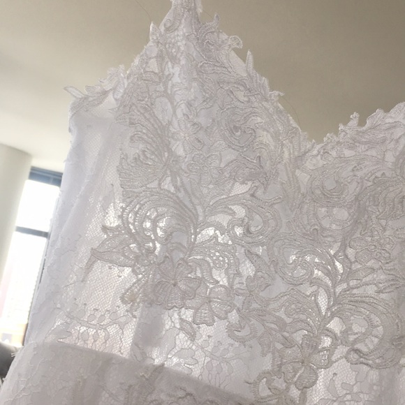 White wedding dress ✨ - Picture 5 of 7